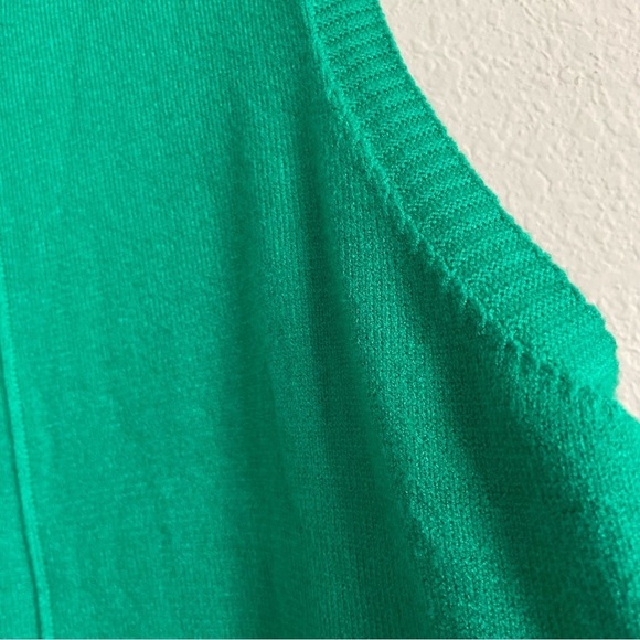 Missguided woman’s pullover vest size Medium soft green layering preppy chic - Picture 7 of 9